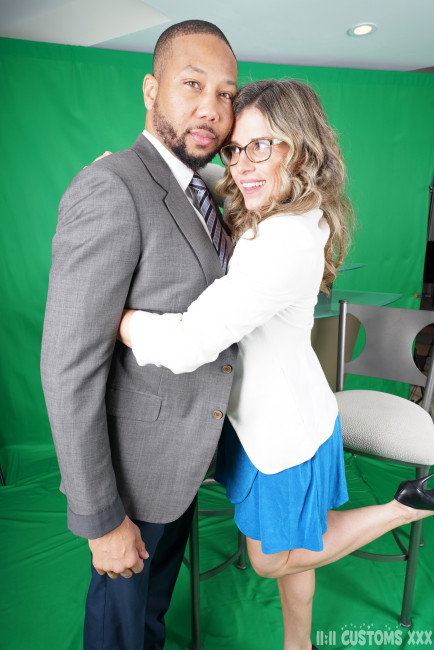 "Breaking News: Chemistry on Air" Gallery - Photo 23