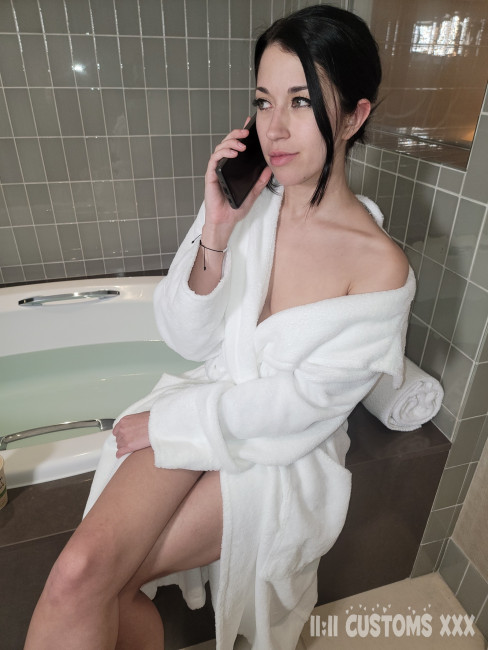 Body Swap w/ Bestie Gallery - Photo 3