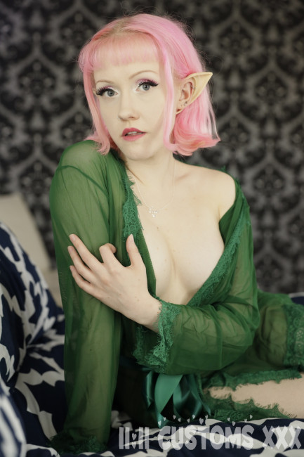 Evie The Elfie! Gallery - Photo 15