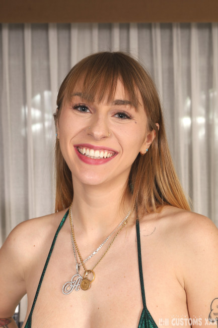 Natural Boob Oil Play! Gallery - Photo 7