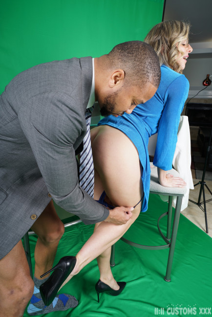 "Breaking News: Chemistry on Air" Gallery - Photo 19